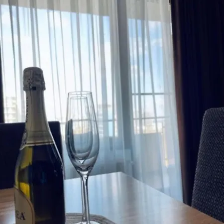 Zenstay Summerland Mamaia